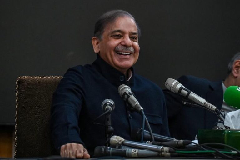 العصيان يقلق الحكومة في باكستان