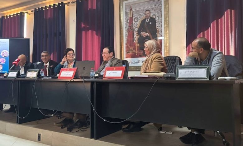 جامعيون يناقشون مضامين كتاب "الحرية النسائية في تاريخ المغرب الراهن" جامعيون يناقشون مضامين كتاب "الحرية النسائية في تاريخ المغرب الراهن"
