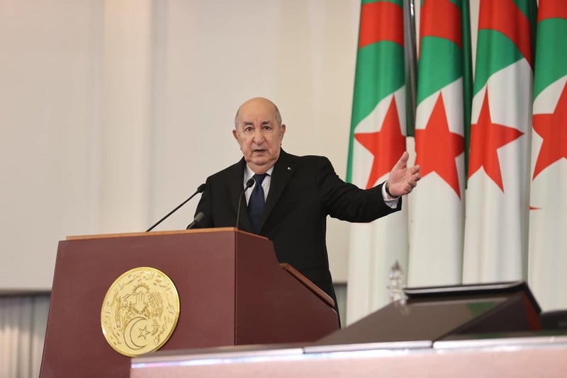 رئيس الجزائر يلقي "خطاب أزمة" رئيس الجزائر يلقي "خطاب أزمة"
