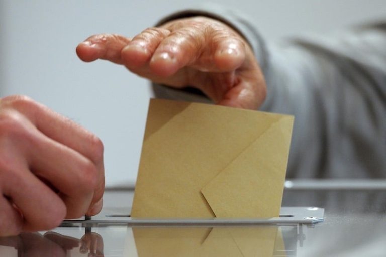 رومانيا تلغي نتائج الاقتراع الرئاسي
