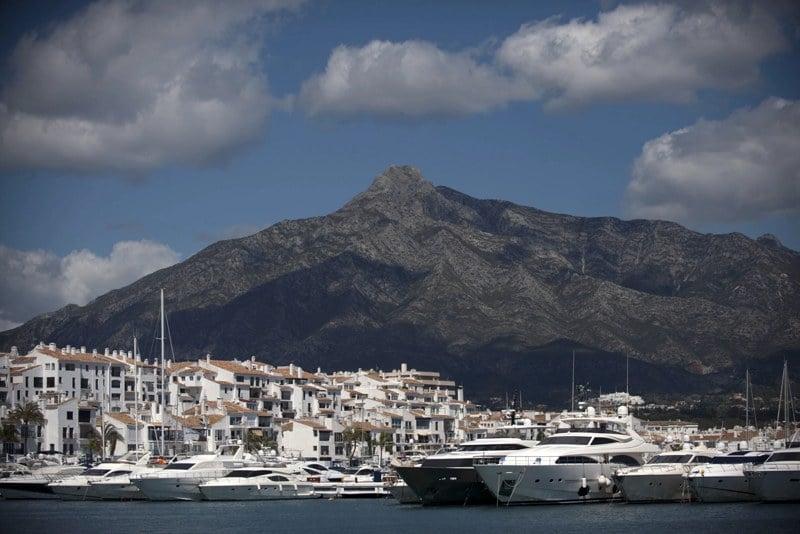 إشعارات تبرير ملكية عقارات إسبانية فاخرة تحير رجال أعمال مغاربة