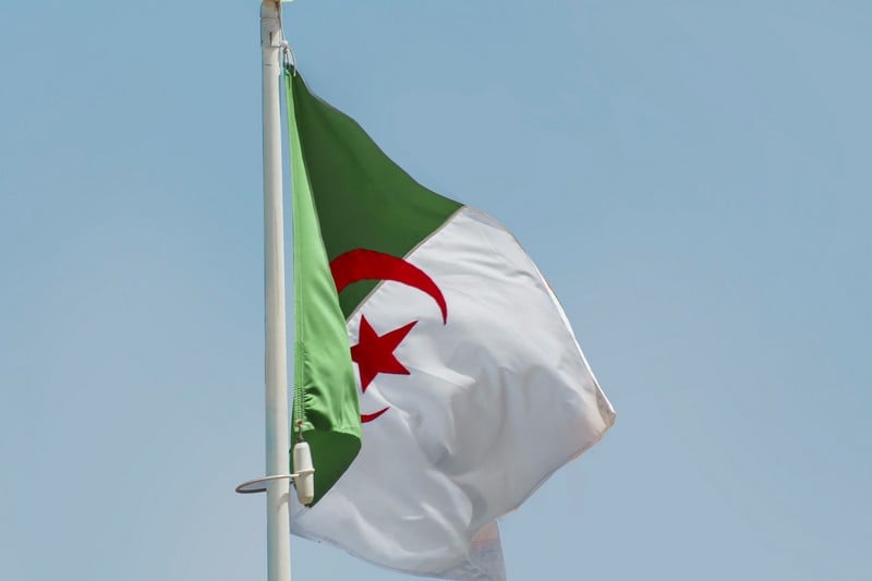 الجزائر تحتج على السفير الفرنسي الجزائر تحتج على السفير الفرنسي