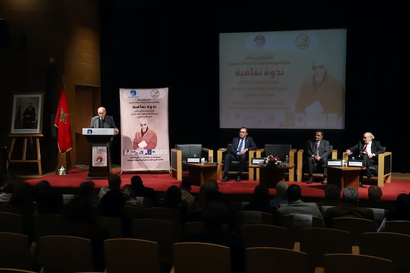 الذكرى الأولى للرحيل.. أكاديميون يستحضرون مسار "عميد الأدب المغربي"