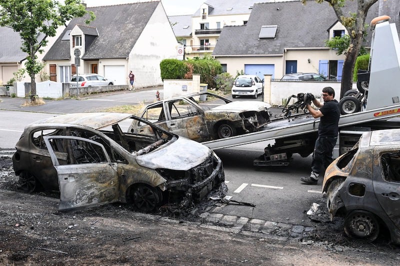 فرنسا تحصي خسائر "ليلة بوناني" فرنسا تحصي خسائر "ليلة بوناني"