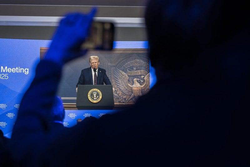 قاض فدرالي يعلق "قرار ترامب" قاض فدرالي يعلق "قرار ترامب"