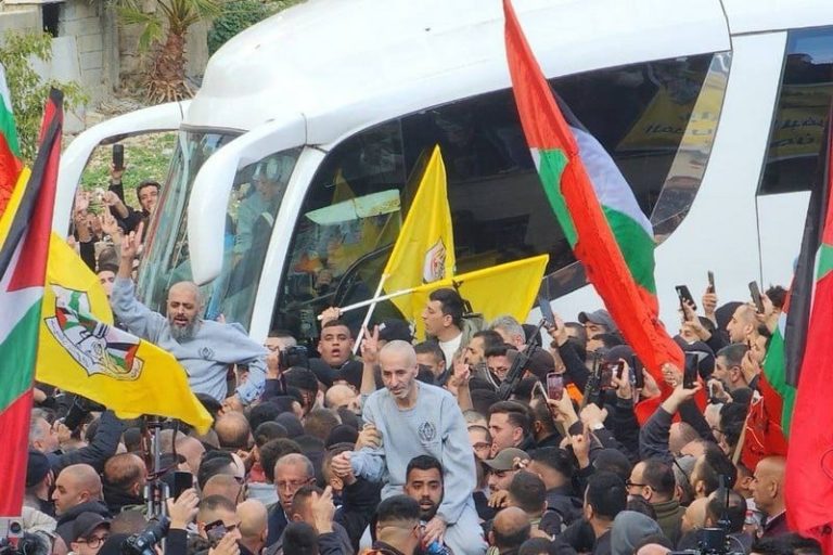إسرائيل تفرج عن 200 فلسطيني