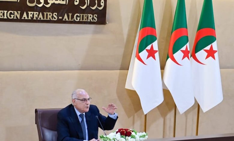 الجزائر ترفض اتهامات باريس بالتصعيد الجزائر ترفض اتهامات باريس بالتصعيد