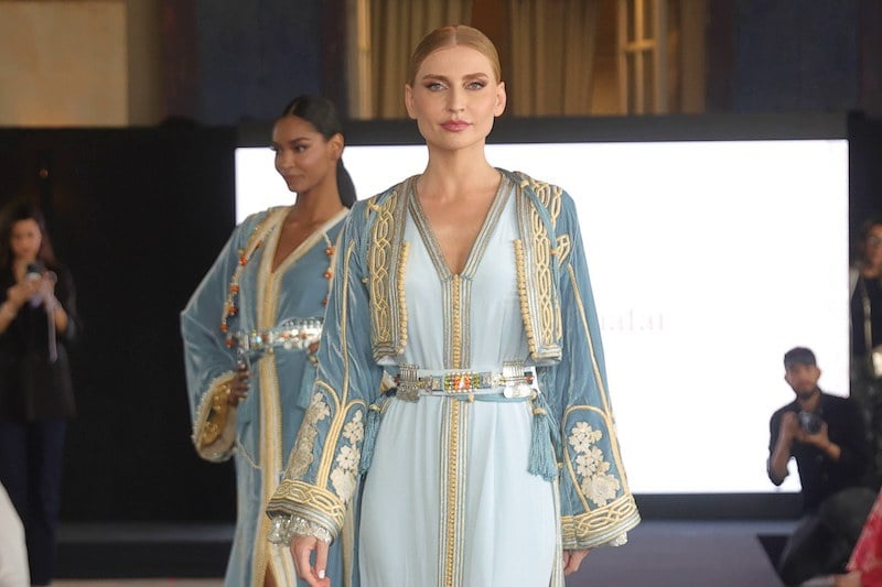 القفطان المغربي يتألق في باريس القفطان المغربي يتألق في باريس