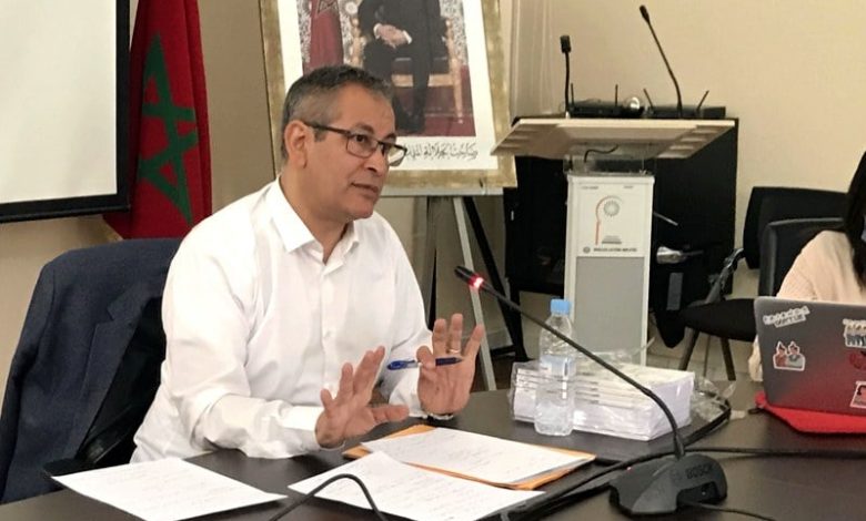 بنيس يرفض القطيعة بين "المثقفَين" بنيس يرفض القطيعة بين "المثقفَين"