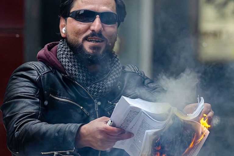 توقيف 5 أشخاص في قتل مدنّس القرآن