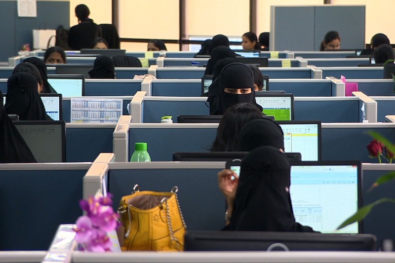 السعودية تفعل "نظام العمل الجديد"