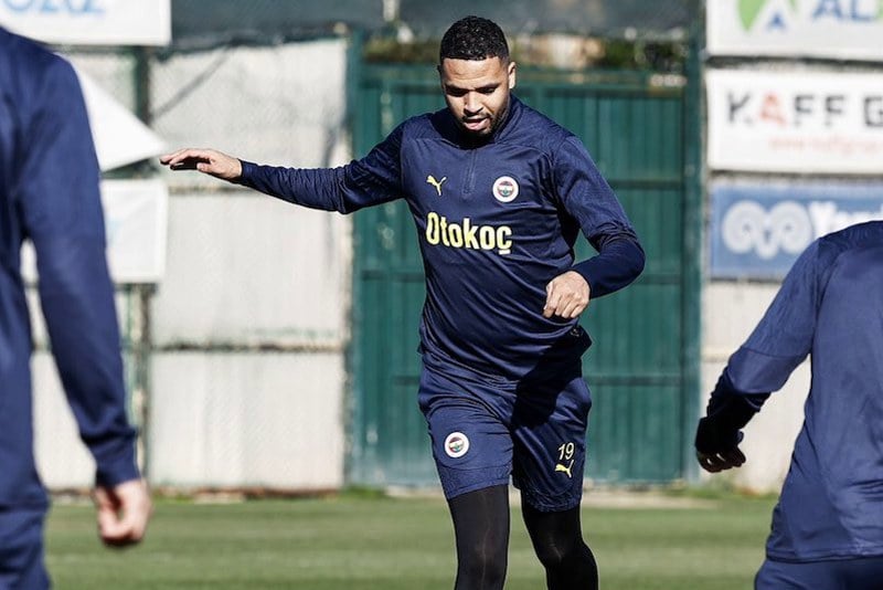 منبر إسباني ينبهر بأداء النصيري