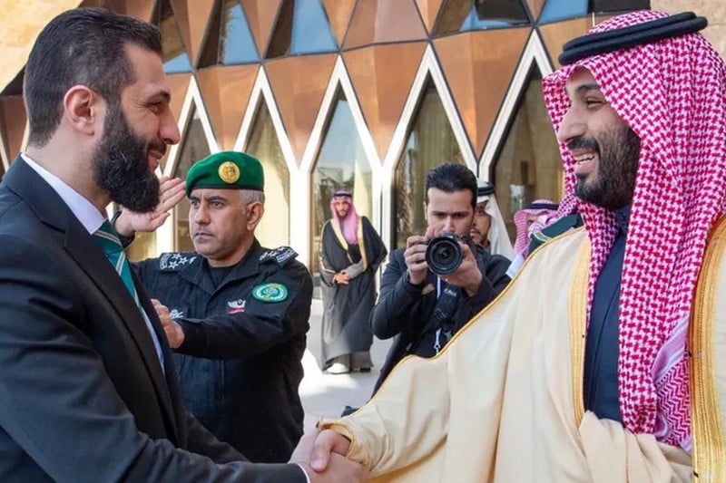 ولي عهد السعودية يستقبل الرئيس الشرع