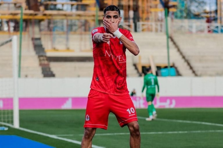 الفتح الرياضي يكتسح الزمامرة بثلاثية