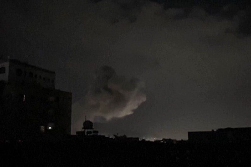 إيران تدين الضربات ضد الحوثيين