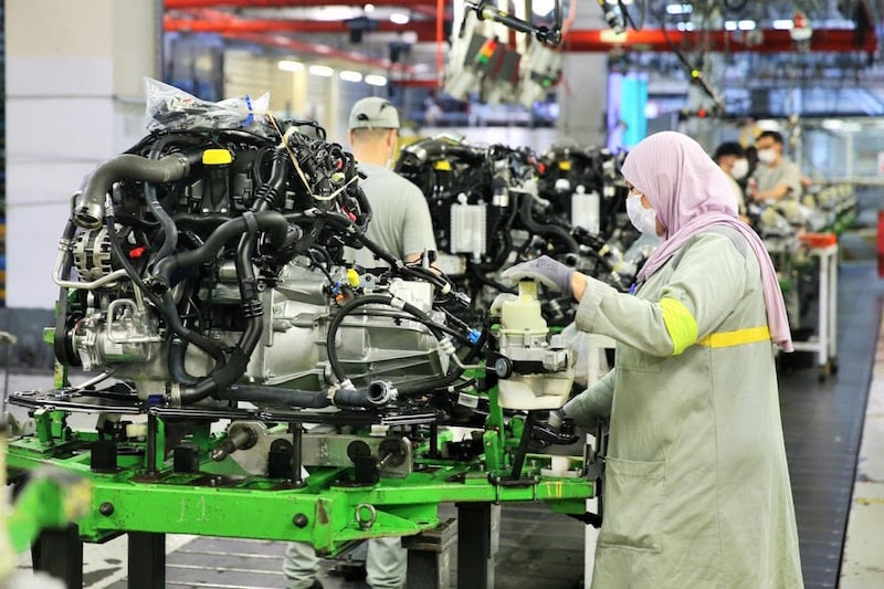 تقرير ينبه إلى نقص تمثيل النساء في صناعات التكنولوجيا والطيران بالمغرب