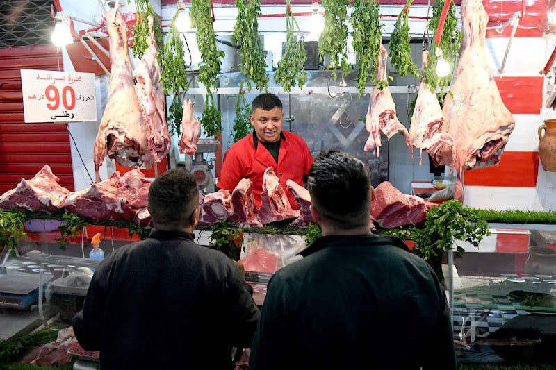 اضطراب بيع اللحوم الحمراء بالمغرب.. فوضى الأسعار تربك المستهلكين اضطراب بيع اللحوم الحمراء بالمغرب.. فوضى الأسعار تربك المستهلكين