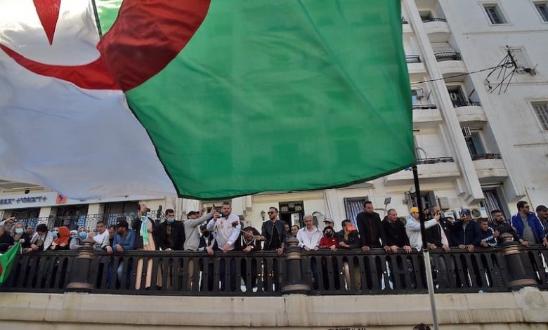 الأمم المتحدة تحذر من القمع الممنهج للمدافعين عن حقوق الإنسان في الجزائر الأمم المتحدة تحذر من القمع الممنهج للمدافعين عن حقوق الإنسان في الجزائر
