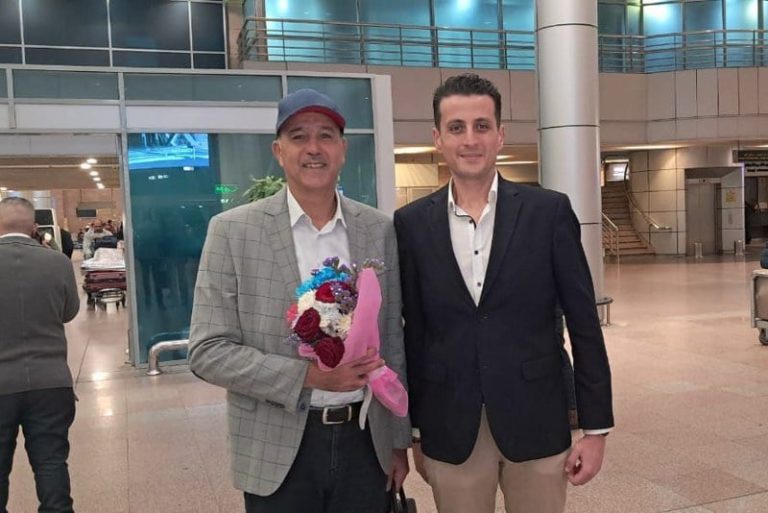 بيراميدز يستقبل بعثة الجيش بالورد