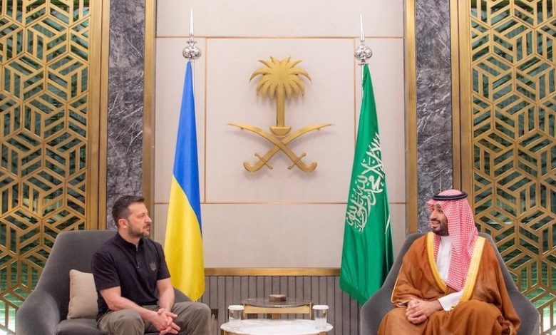 زيلينسكي يصل جدة للقاء ولي العهد زيلينسكي يصل جدة للقاء ولي العهد