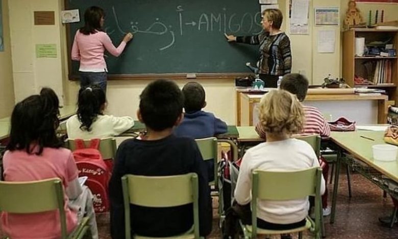 "فوكس الإسباني" ينتقد تعليم العربية والثقافة المغربية في مدارس الأندلس "فوكس الإسباني" ينتقد تعليم العربية والثقافة المغربية في مدارس الأندلس