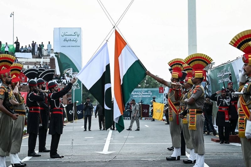 إيران تقترح وساطة بين الهند وباكستان