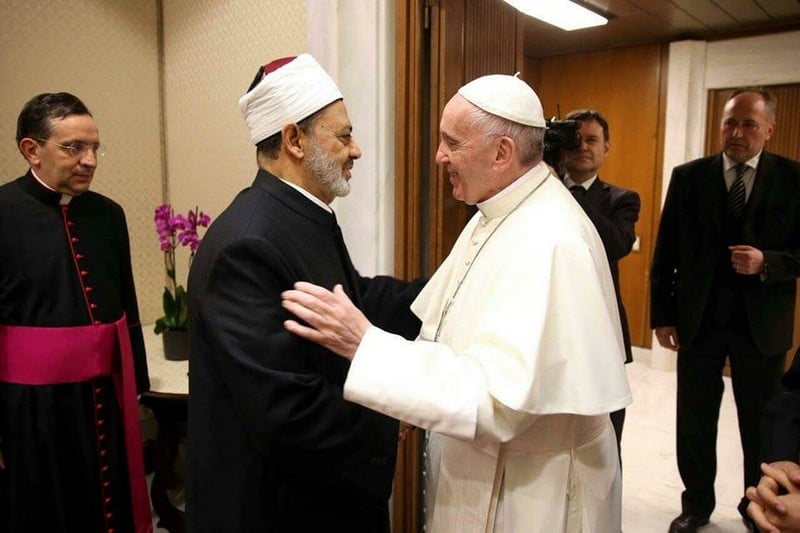 الأزهر يعزي أتباع الكنيسة الكاثوليكية