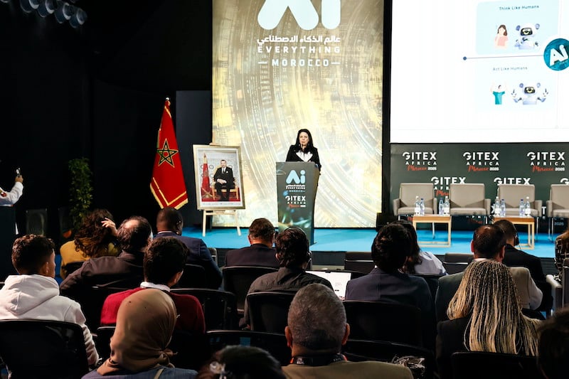 السغروشني: طول مسار الذكاء الاصطناعي يستوجب الاستثمارات والكفاءات السغروشني: طول مسار الذكاء الاصطناعي يستوجب الاستثمارات والكفاءات