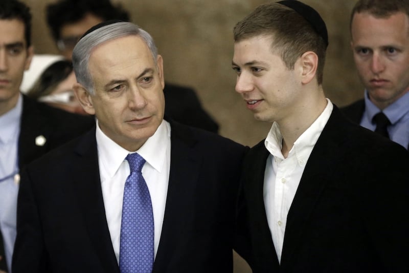 فلسطين تدين الهجوم على ماكرون