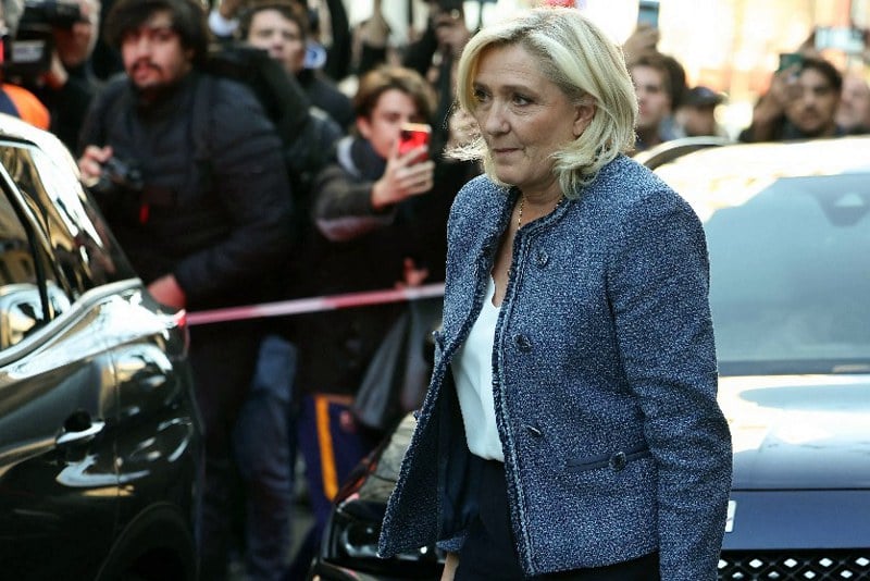 لوبن تهاجم "النظام" بعد حكم قضائي