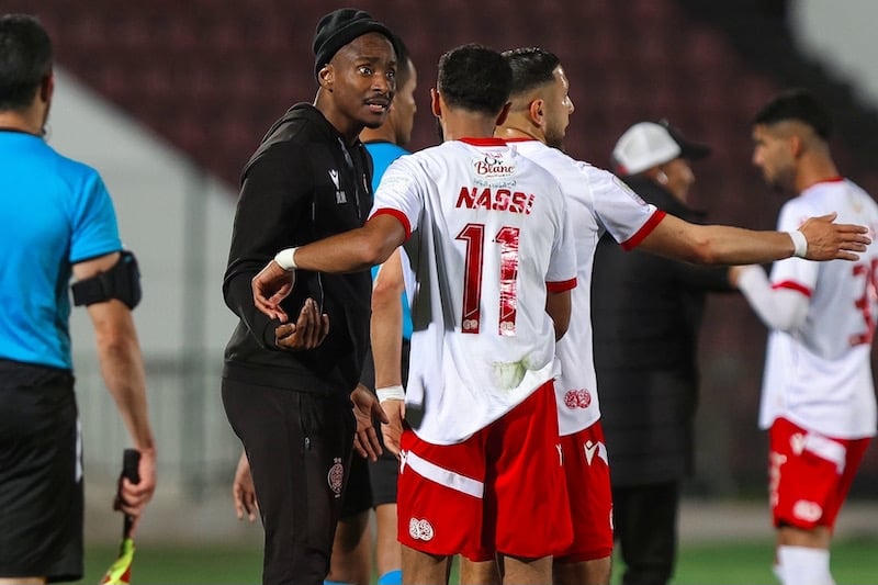 موكوينا يتمسك بمنصبه مدربا للوداد