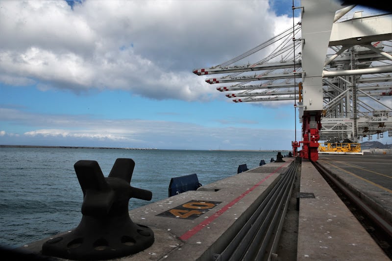 اقتصاديون يفسرون فرض رسوم أمريكية بنسبة 10% على البضائع المغربية اقتصاديون يفسرون فرض رسوم أمريكية بنسبة 10% على البضائع المغربية