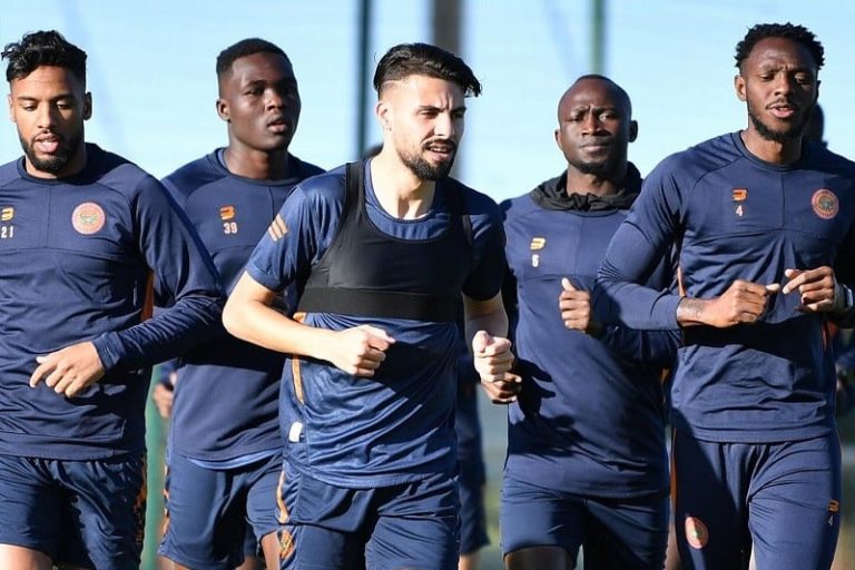 اكتمال صفوف فريق نهضة بركان