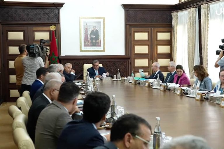 الحكومة تقرّ إصلاح جبايات الجماعات ومرسوم دعم خاص للمقاولات الصغيرة