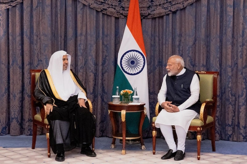 العيسى يلاقي رئيس الوزراء الهندي‬