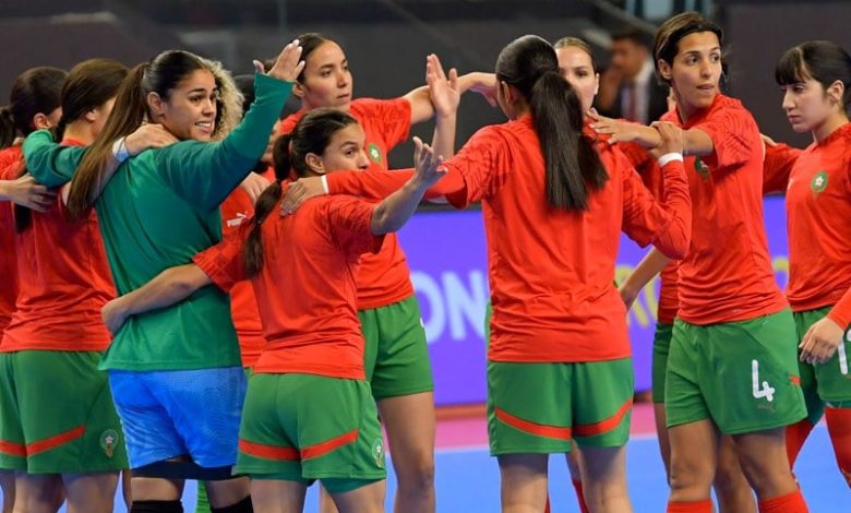 "لبؤات الفوتسال" يفلتن من فخ تنزانيا في ليلة التتويج بلقب كأس إفريقيا "لبؤات الفوتسال" يفلتن من فخ تنزانيا في ليلة التتويج بلقب كأس إفريقيا