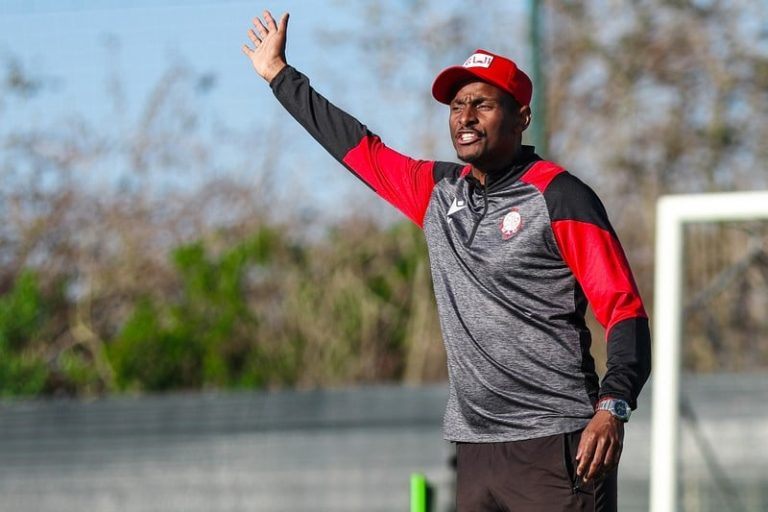 ‬موكوينا بدون راتب منذ ثمانية أشهر