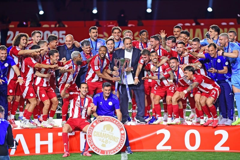 أولمبياكوس يشارك في أبطال أوروبا
