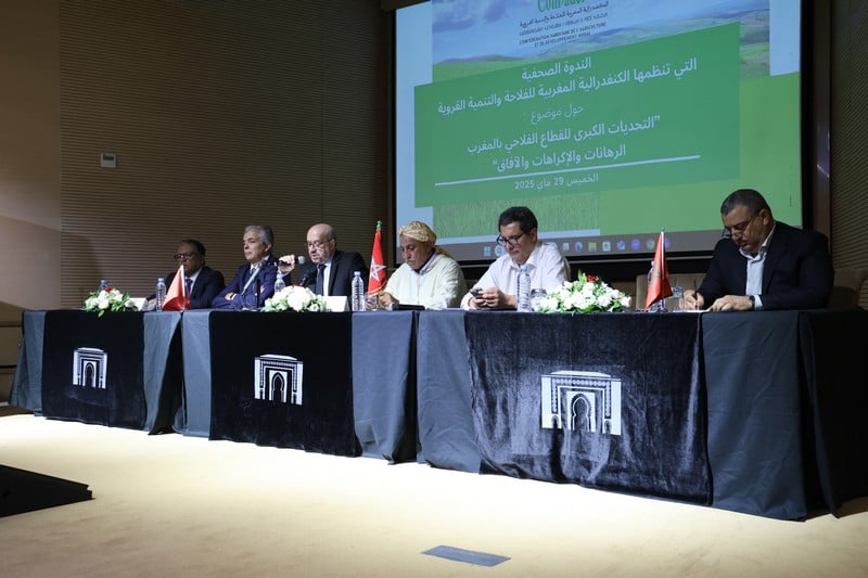 بنعلي: إشكالية الماء تهدد استثمارات بالملايير.. وكفى من الضغط على الفلاح بنعلي: إشكالية الماء تهدد استثمارات بالملايير.. وكفى من الضغط على الفلاح