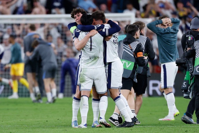 توتنهام يتوج بلقب الدوري الأوروبي