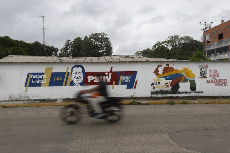 فنزويلا تنتخب وسط مقاطعة واسعة فنزويلا تنتخب وسط مقاطعة واسعة