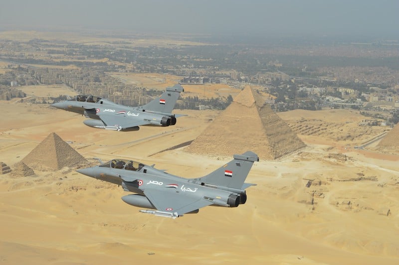 مقتل طاقم طائرة عسكرية بمصر