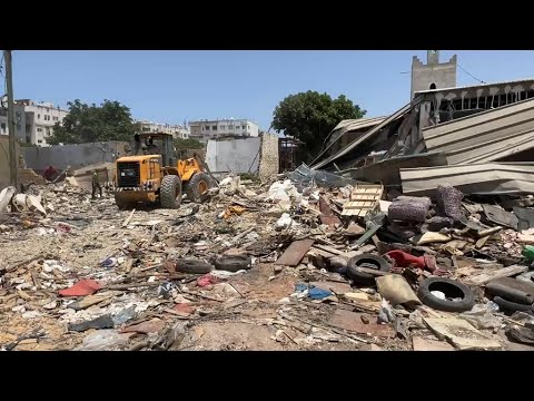 الطراكس تهدم مسجد سوق دالاس وسط صدمة التجار الذين كانوا يصلّون فيه