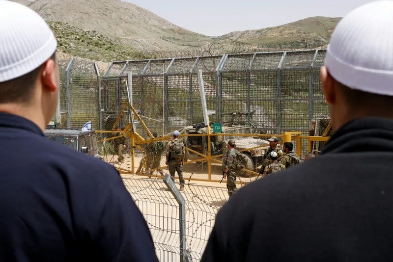 إسرائيل تعيد رسم خطوط الاشتباك في سوريا .. ومخاوف من تصعيد مقصود إسرائيل تعيد رسم خطوط الاشتباك في سوريا .. ومخاوف من تصعيد مقصود