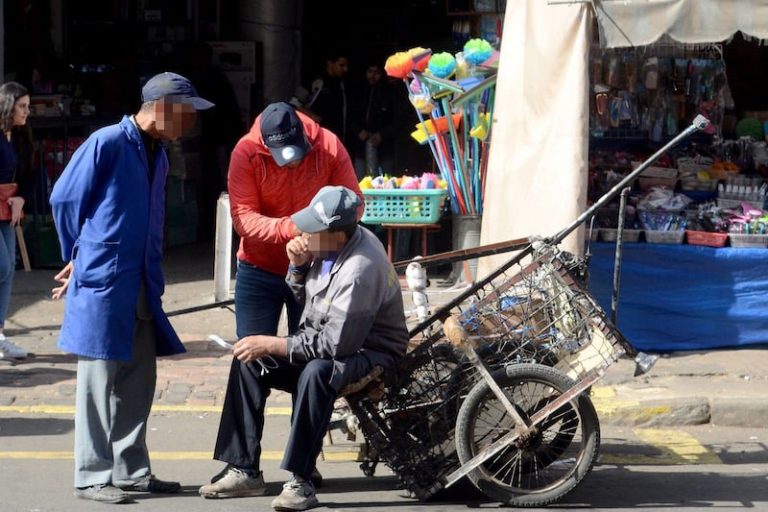 إشكالية هيكلة القطاع غير المنظم .. توسع عددي وتقلص اقتصادي بالمغرب