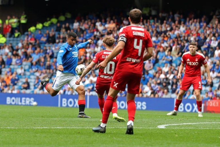 إيغامان يساهم في فوز عريض لرينجرز