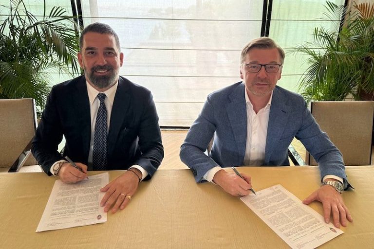 التركي أردا توران يدرب فريق شاختار