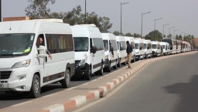 التطبيقات الذكية تزعج مهنيي النقل السياحي وسط