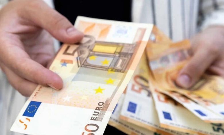 الجمارك تلاحق شبكة متخصصة في تهريب العملة الصعبة خارج المغرب الجمارك تلاحق شبكة متخصصة في تهريب العملة الصعبة خارج المغرب
