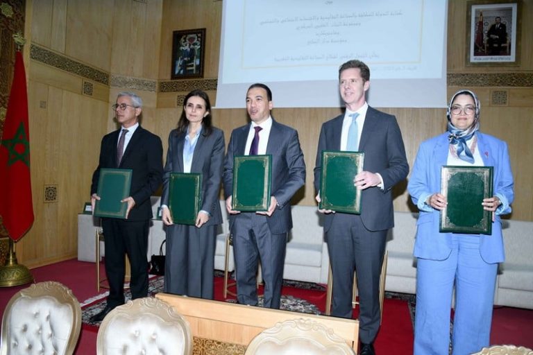 السعدي يوقّع مذكرة تفاهم لإنشاء متجر إلكتروني للصناعة التقليدية